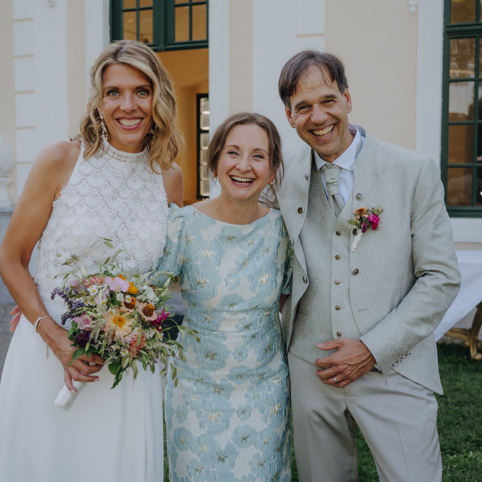 Birgit, Feras und Paula by Walter Skokanitsch