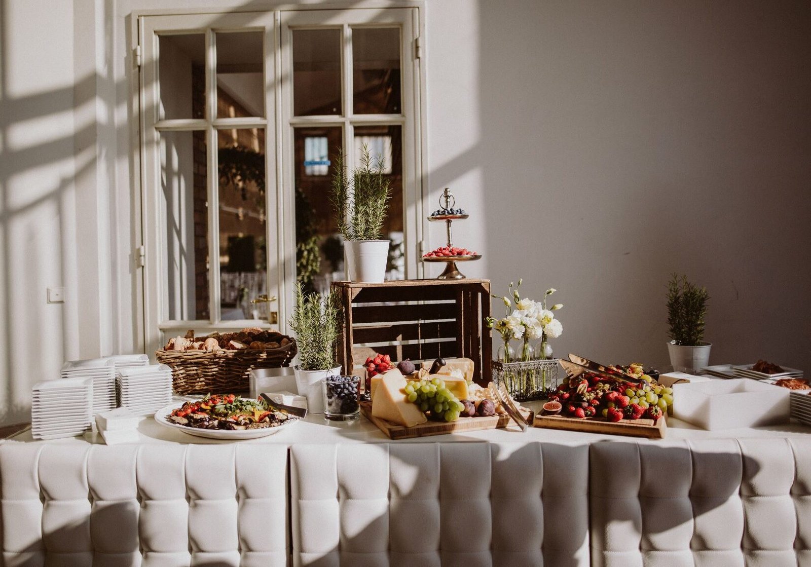 Hochzeitsbuffet. Die Vor- und Nachteile